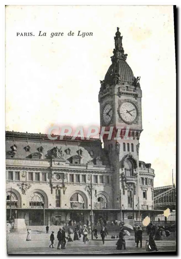 Paris. A estação de Lyon — vista do edifício com sua torre de relógio — editor não visível - Frente