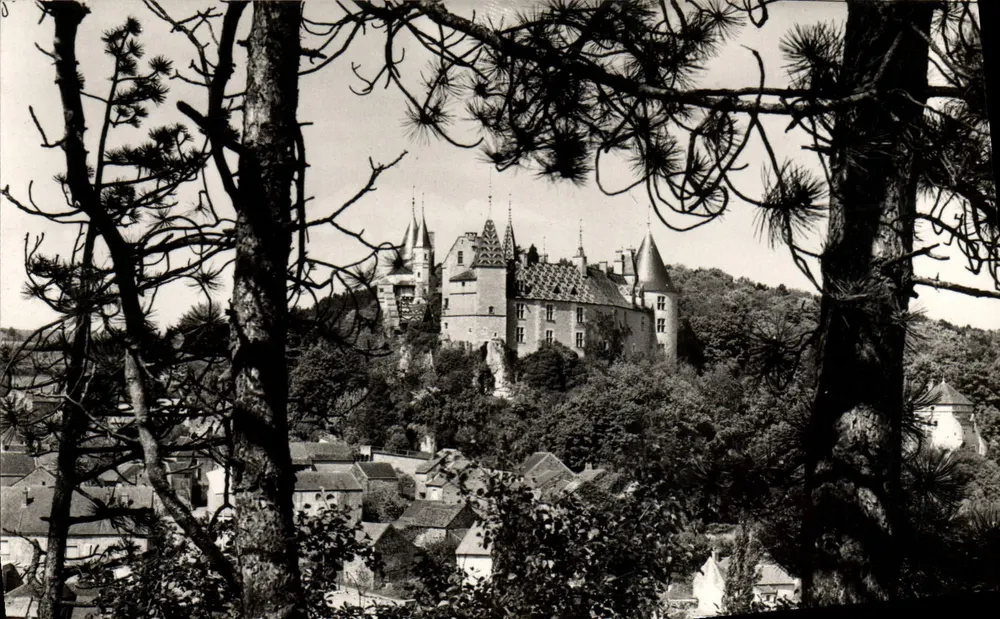 Schloss und Dorf Laroche-Pot — Ansicht von der Straße Saint-Aubin — Philippe Gilet - Vorderseite