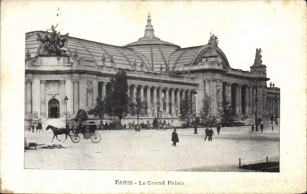PARIS - O Grande Palácio — vista externa — editor não visível - Frente