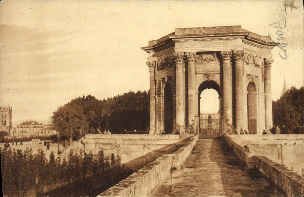 O Castelo d'Água em Montpellier — vista do monumento — n° 3481 - Frente