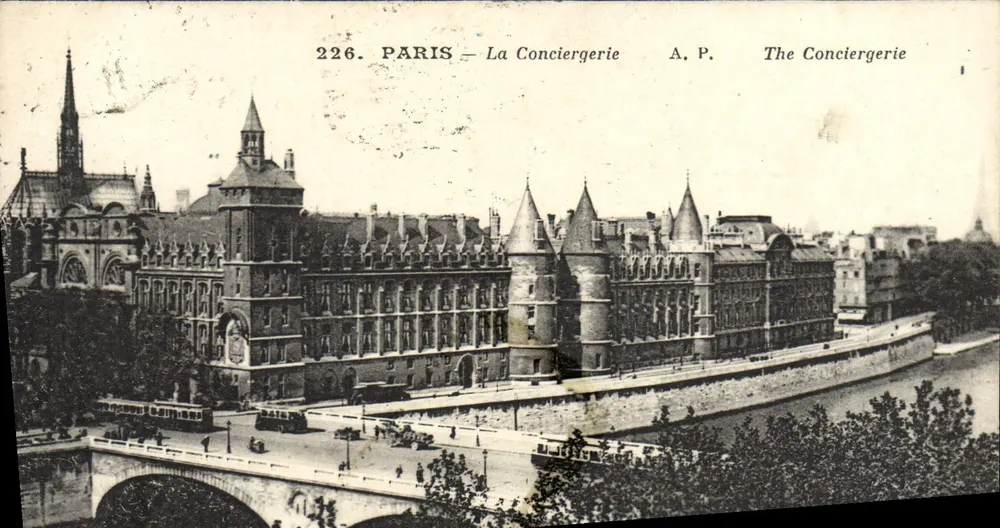 Paris — A Conciergerie — A. P. The Conciergerie - Frente