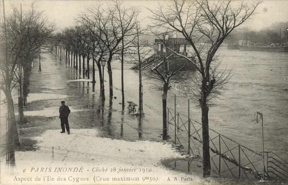 Paris überschwemmt — Ansicht der Île des Cygnes — Hochwasserhöhe maximal 9m50 — A.N. Paris - Vorderseite