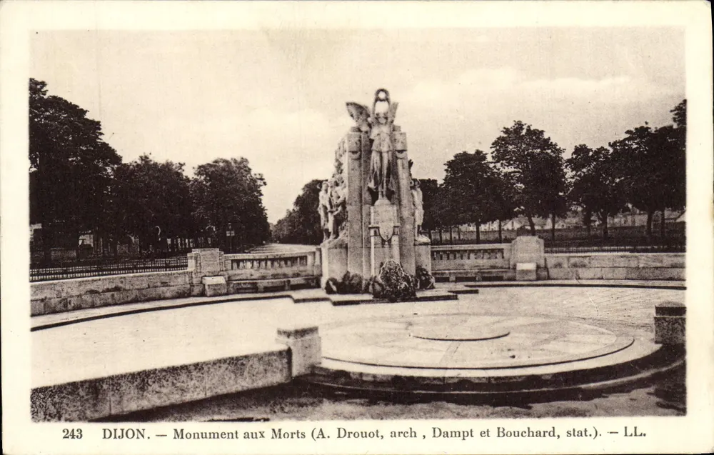 Dijon — Monument aux Morts — (A. Drouot, arch., Dampt e Bouchard, stat.) — LL. - Frente