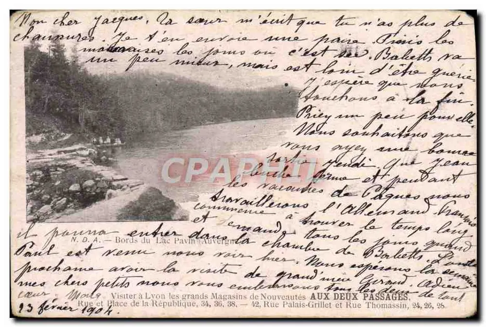 Bords du Lac Pavin — vue du lac et des rives — N. D. A. — éditeur N. D. A. - Frente