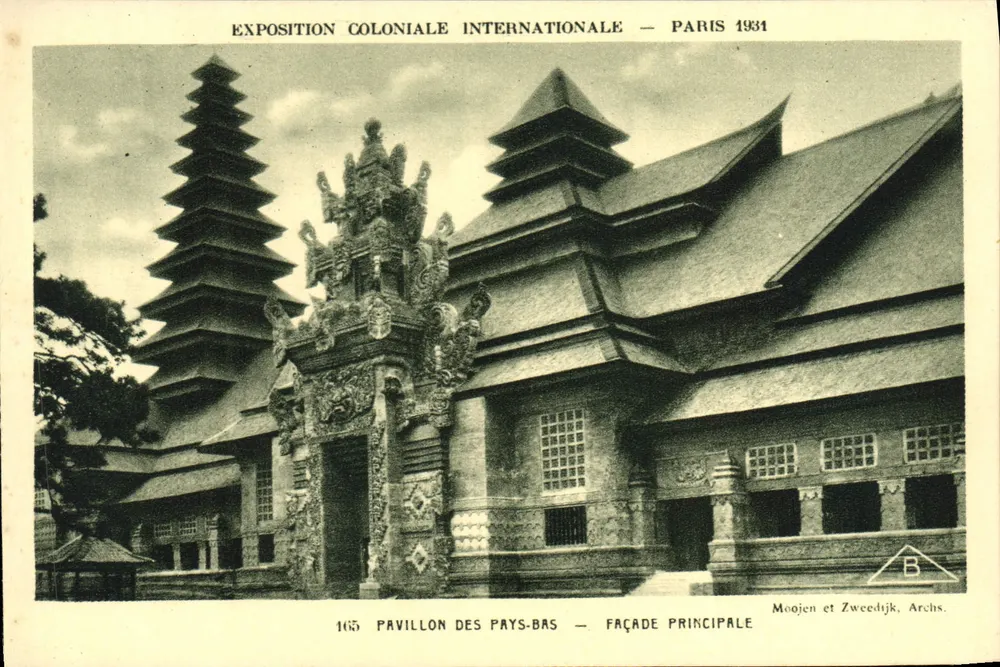 Pavillon des Pays-Bas — Façade principale — Moojen et Zweedijk, Archs. - Recto