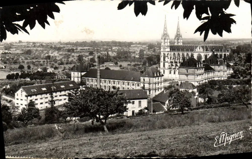 La Chapelle-Montligeon — Die Druckerei und die Basilika — Éditions de Luxe E. Mignon - Vorderseite