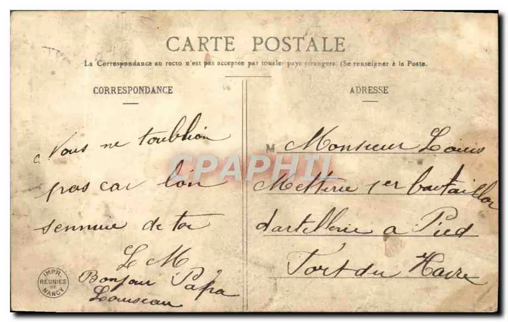 Femme en chapeau à plumes — tenant un couronne de fleurs avec inscription 'Beaucoup de Bonheur' — Édition Bergeret - Rückseite