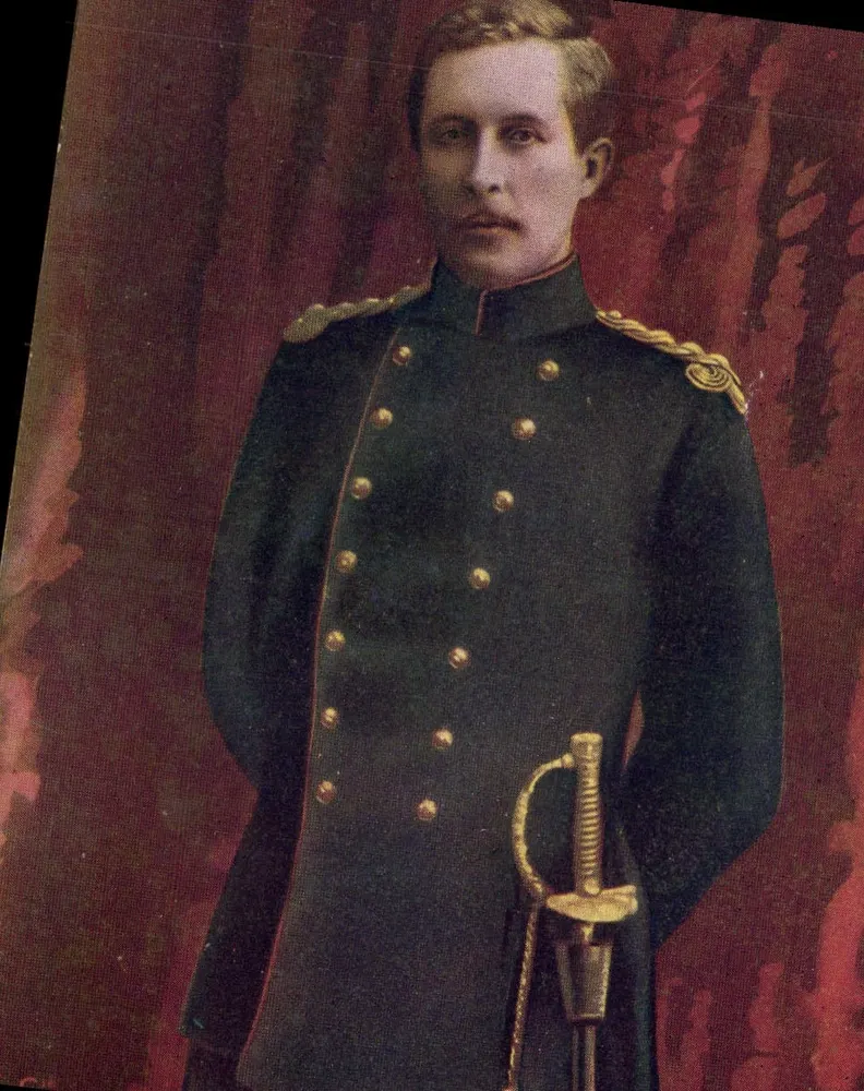Retrato de um oficial — uniforme militar com espada — editor C.P.I. (Clichés Styd'Française) - Frente