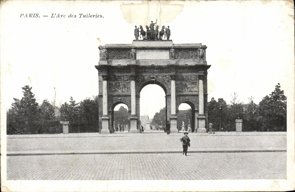 Paryż — Arc de Triomphe Tuileries — wydawca nieodczytalny - Awers