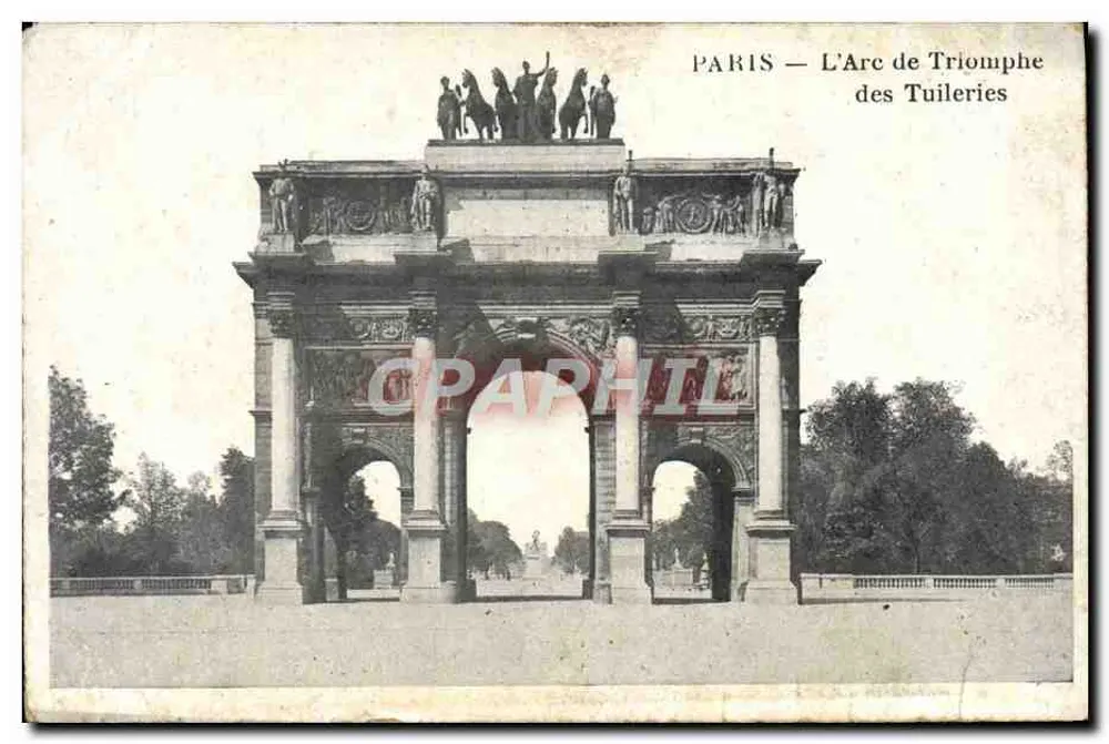 PARIS — De Arc de Triomf van de Tuileries - Voorkant