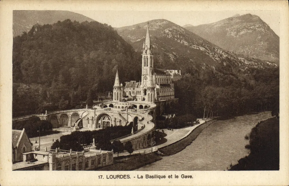 Lourdes - A Basílica e o Gave — Cie Alsacienne des Arts Photomécaniques, Bergebourg, n°17 - Frente