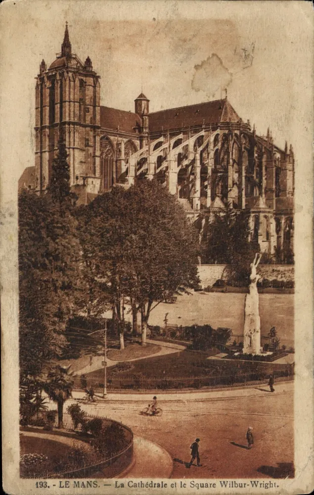 Le Mans — La Cathédrale et le Square Wilbur-Wright — Imp. P. Doibeu, Le Mans - Voorkant