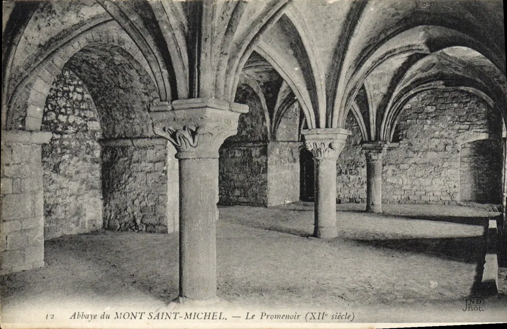 Abtei von MONT SAINT-MICHEL — Der Promenoir (12. Jahrhundert) — JND Phot. - Vorderseite