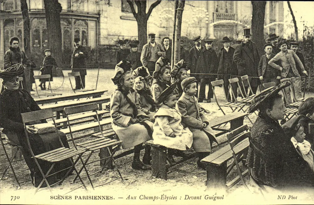 Aux Champs-Élysées : Devant Guignol — SCÈNES PARISIENNES — ND Phot, n° 730 - Recto
