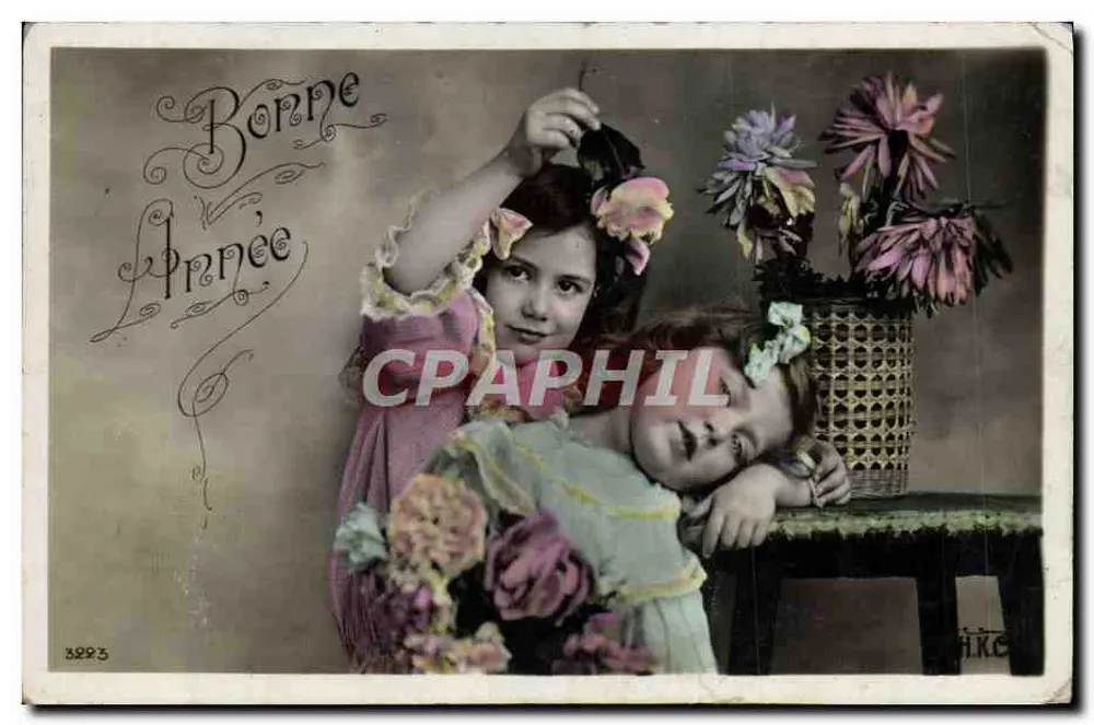 Zwei junge Mädchen mit Blumenstrauß — Frohe Neujahr — Verlag HKC n°3993 - Vorderseite
