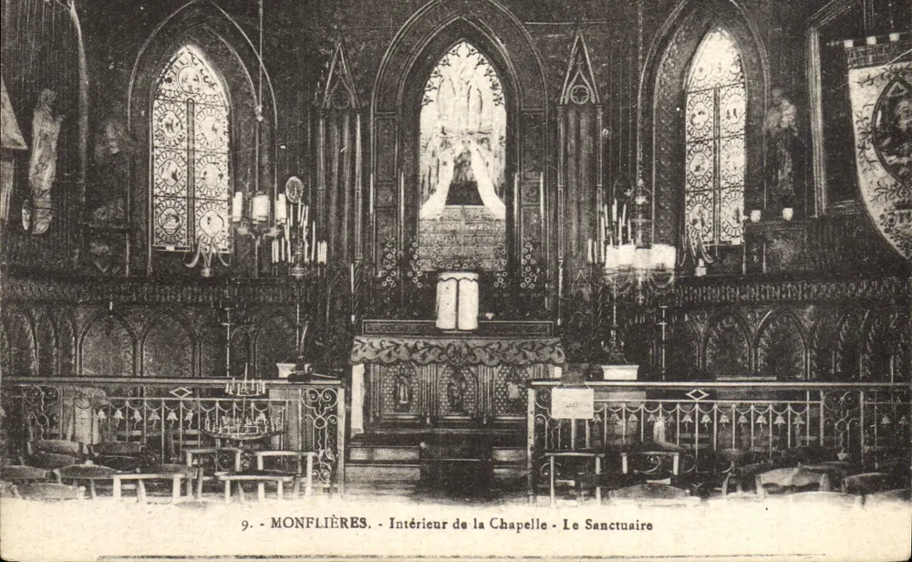 Monflières - Innenraum der Kapelle - Das Heiligtum — Foto E. Régnaud, n°9 - Vorderseite