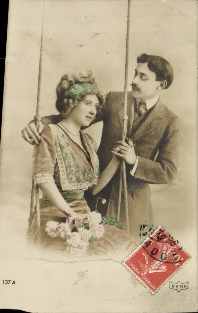 Jeune couple sur balançoire — scène de studio — éditeur VERA, n° de série 137.A - Vorderseite