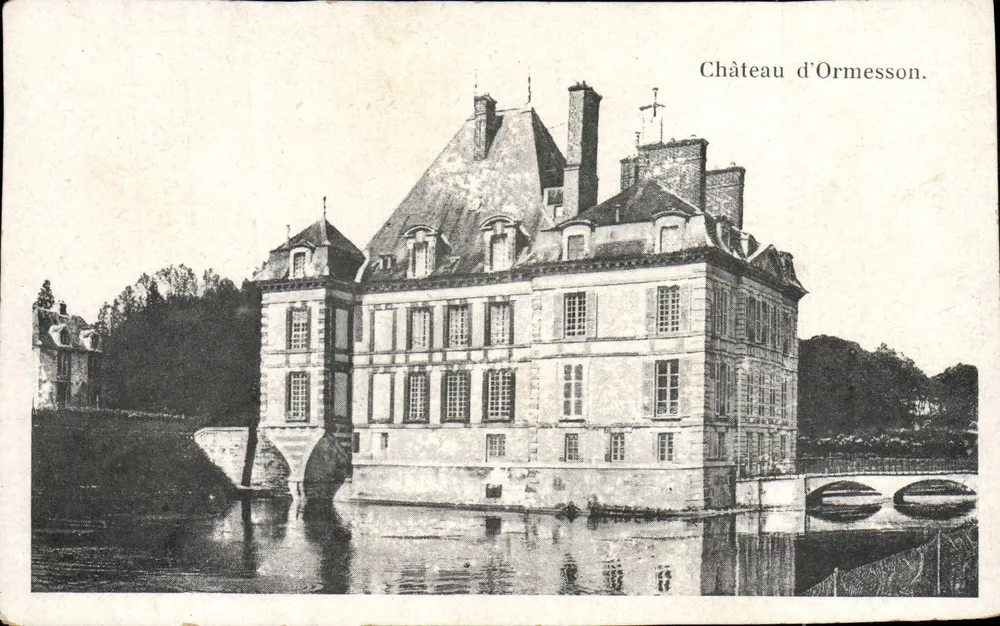 Castelo de Ormesson — vista do castelo sobre a água — editor desconhecido, número de série não visível - Frente