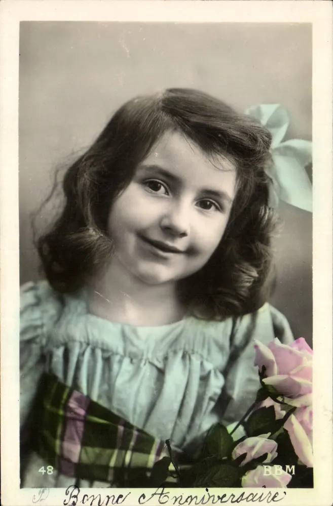 Menina sorridente — Aniversário — BBM, n°48 - Frente