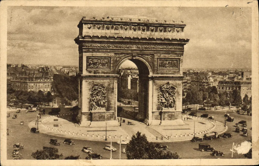 Arc de Triomphe — vue de la place Charles de Gaulle — Éditions d'Art Yvon, Paris - Frente