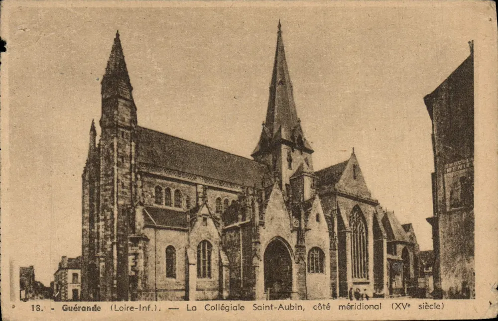 Guérande (Loire-Inf.) — La Collégiale Saint-Aubin, côté méridional (XVe siècle) — Éditeur : Chocour Ménil - Frente