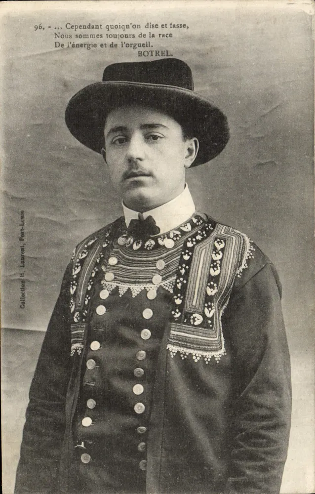 Retrato de um jovem homem em traje tradicional — Botrel — Coleção H. Laurot, Port-Louis - Frente