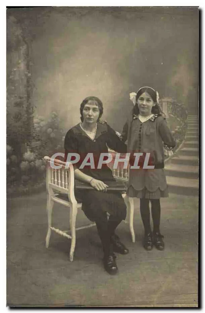Frau und junges Mädchen — Fotostudio — H. Guilhaucourt, Bospflug et Cie, Paris - Vorderseite