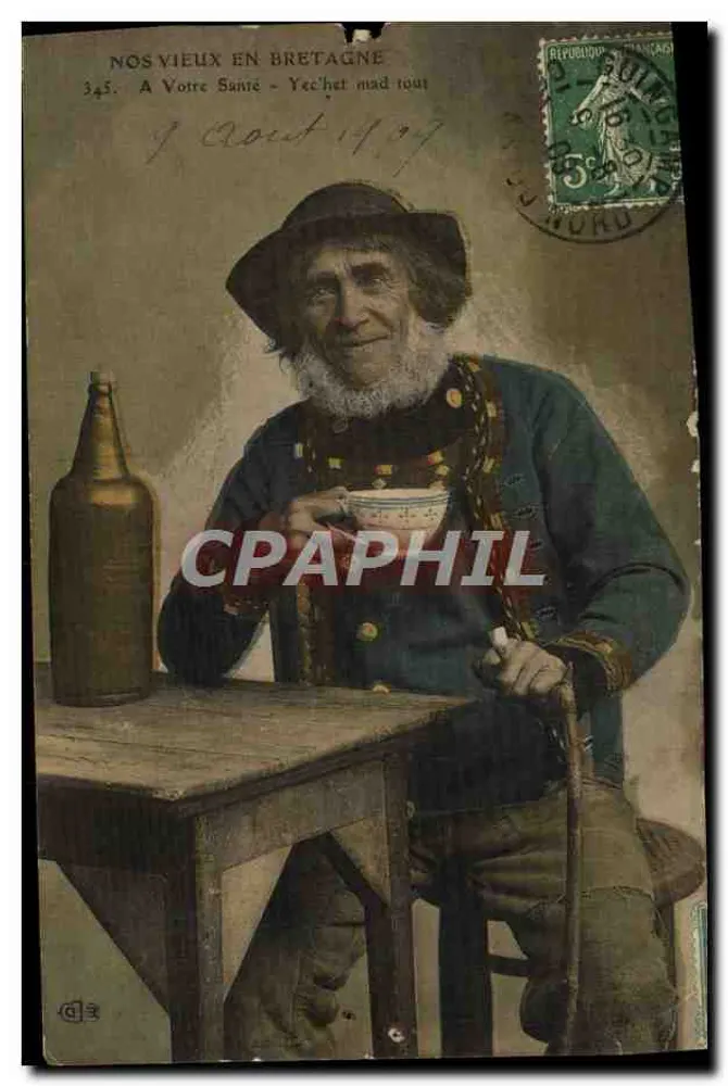 Alter Bretoner — bärtiger Mann in traditionellem Kleid, sitzt an einem Tisch mit einer Flasche — Verlag C.3, n°345 - Vorderseite