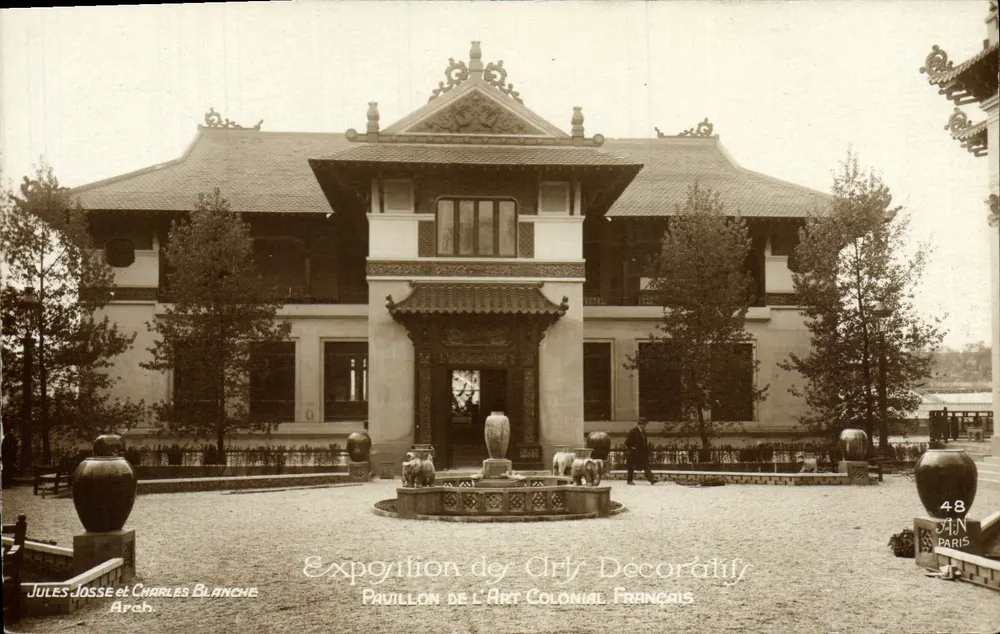 Pavillon des französischen Kolonialkunst — Ausstellung der Dekorativen Künste — Jules Josse und Charles Blanche - Vorderseite
