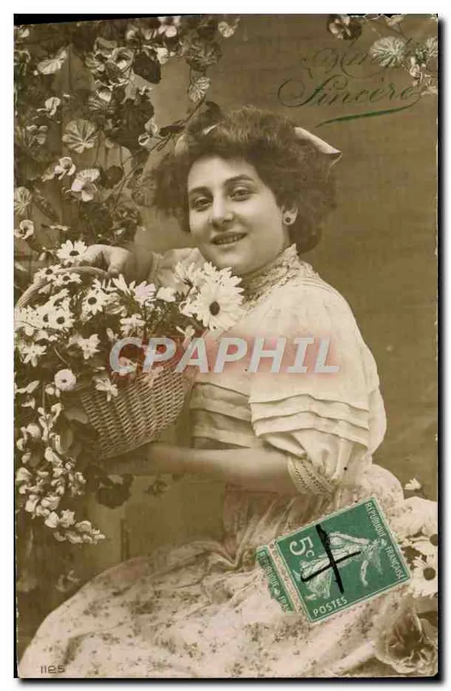 Jeune femme souriante — avec panier de fleurs — éditeur 'Giraud Sincère' n°1125 - Vorderseite