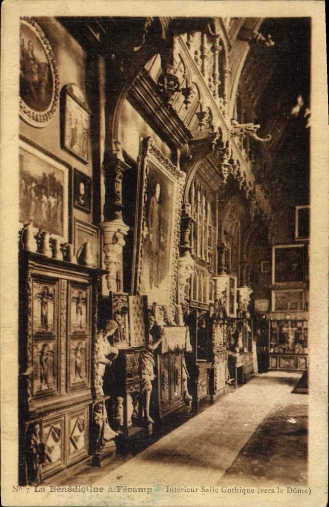 La Bénédictine in Fécamp — Innenraum der gotischen Halle (zum Dach) — Verlag La Bénédictine in Fécamp, Nr. 7 - Vorderseite