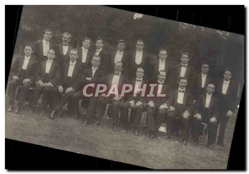 Grupo de hombres en smoking — foto de grupo — editor no identificado - Anverso
