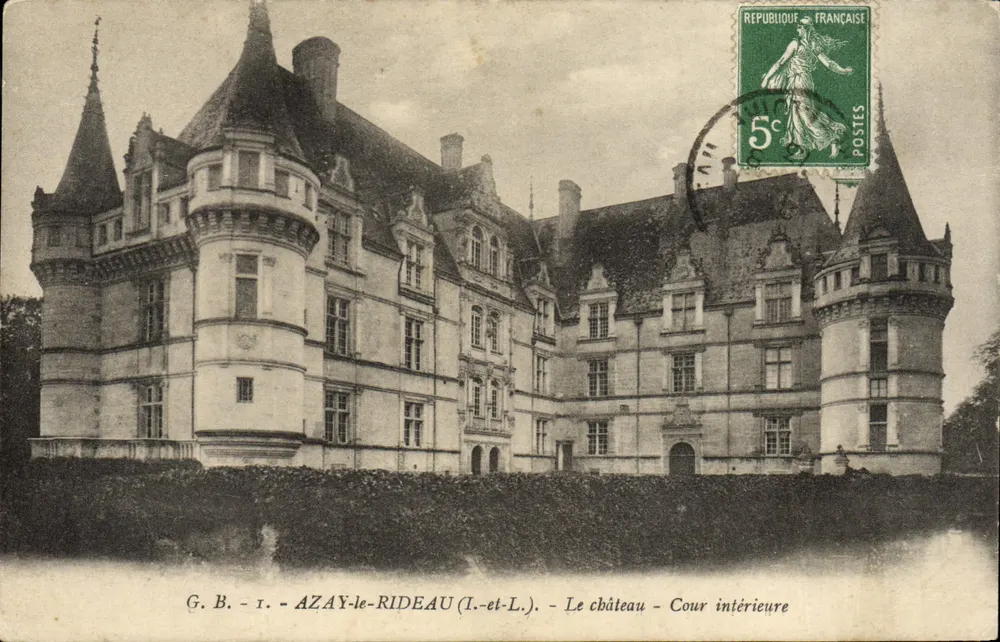 Azay-le-Rideau (Indre-et-Loire) — Das Schloss — Innenhof — G. B. - I. - Vorderseite