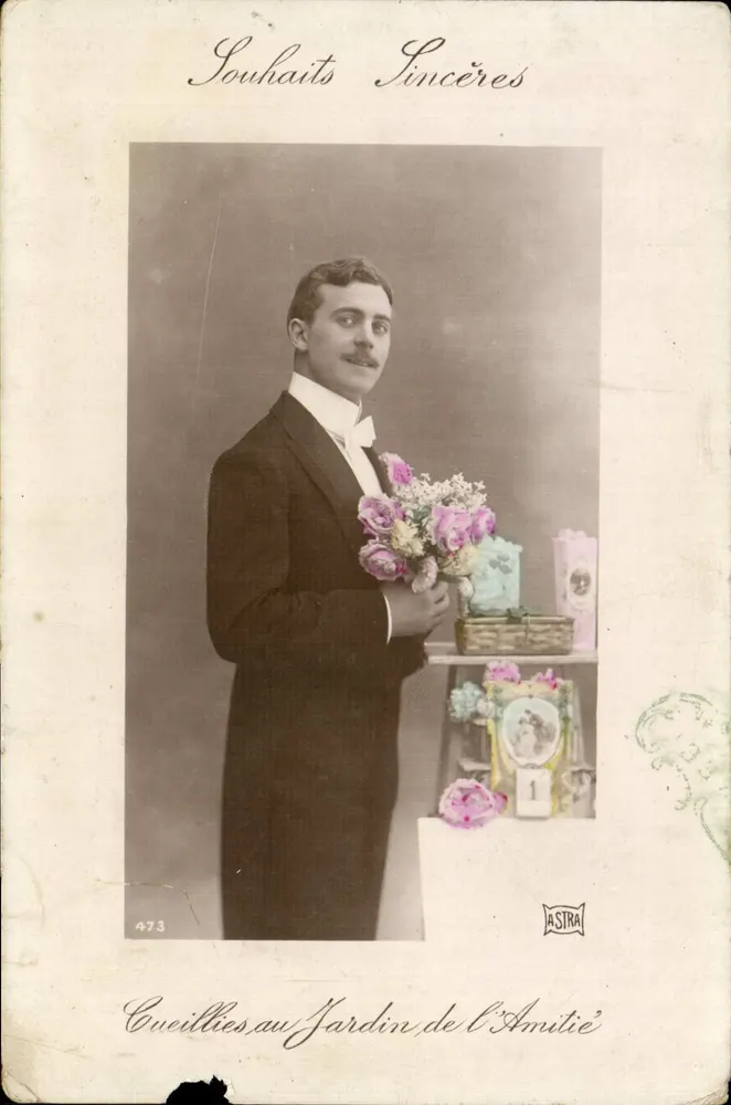 Homme en costume de soirée — avec bouquet de fleurs — éditeur Astra, n° 473 - Frente