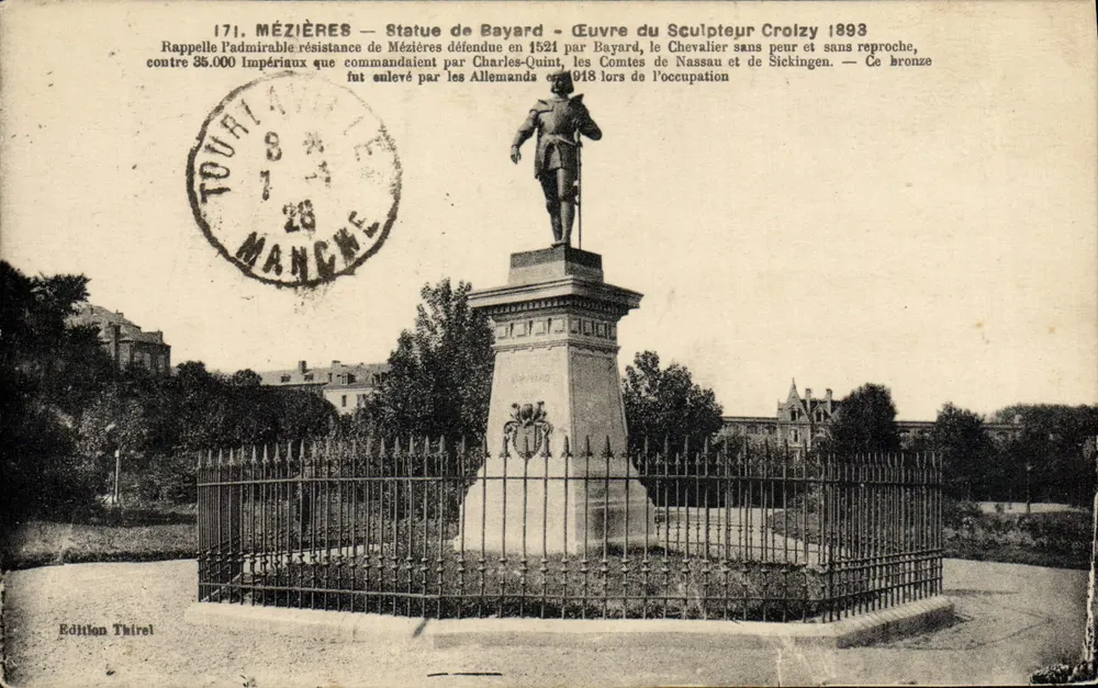 Mézières — Estátua de Bayard — Obra do Escultor Croizy 1893 - Frente