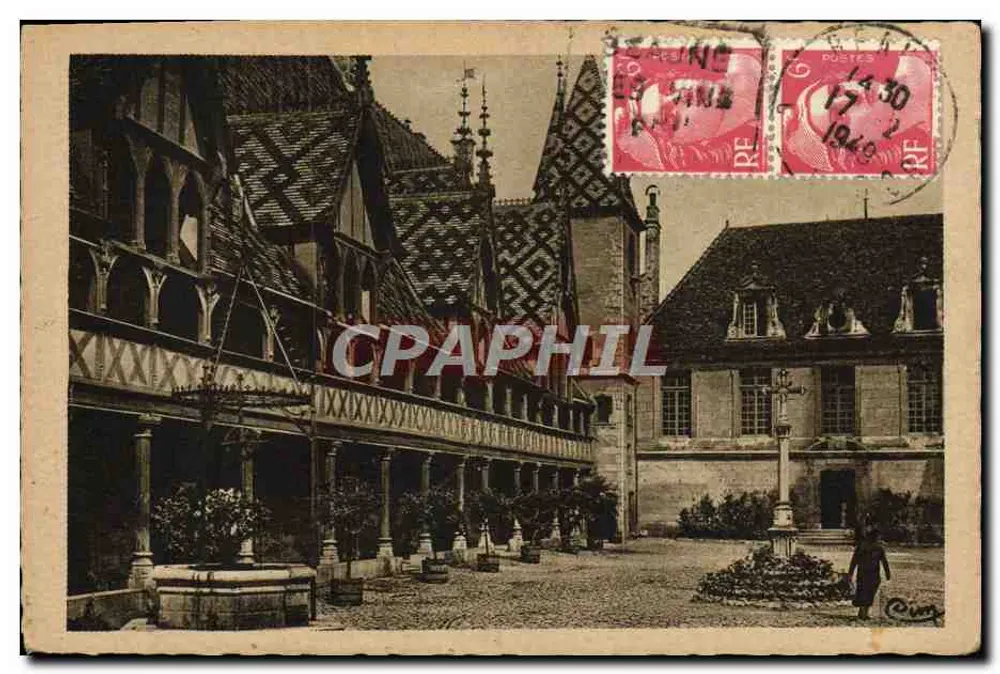 Beaune (Côte-d'Or) — Hotel-Dieu — Cour d'Honneur (les galeries) - Frente