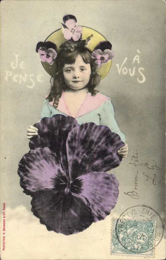Fille avec grande pensée violette — Je pense à vous — Phototype A. Berberet & Cie, Nancy - Recto
