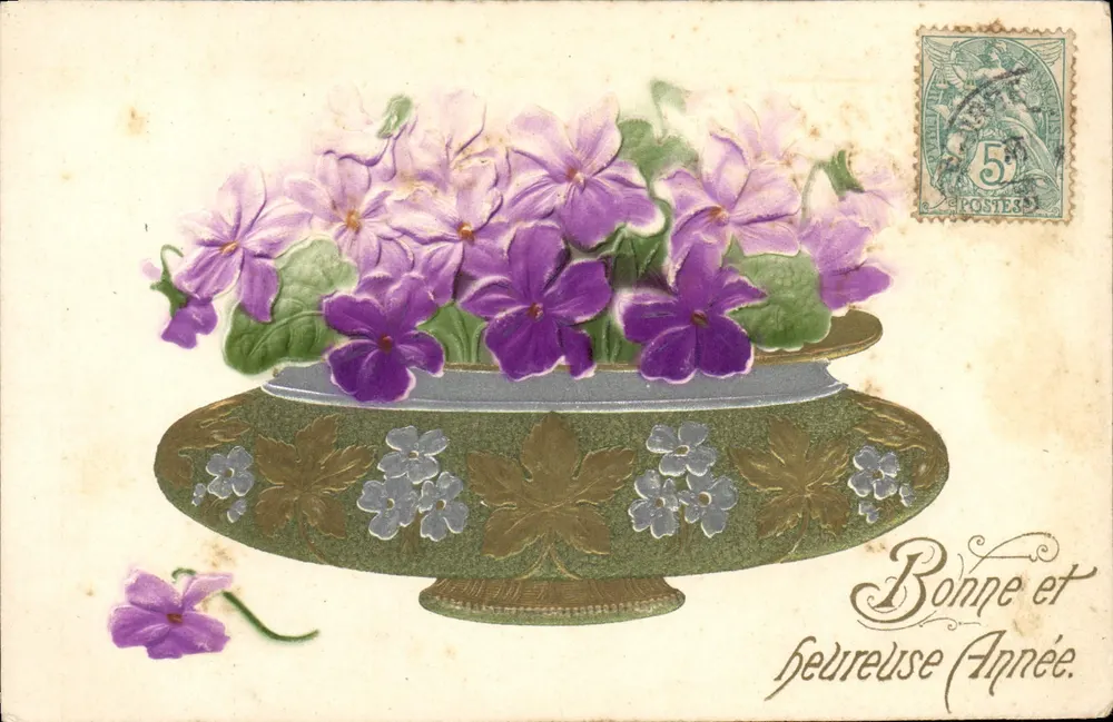 Violetas em um vaso decorado — Boa e Feliz Ano — editor não visível, número de série não visível - Frente