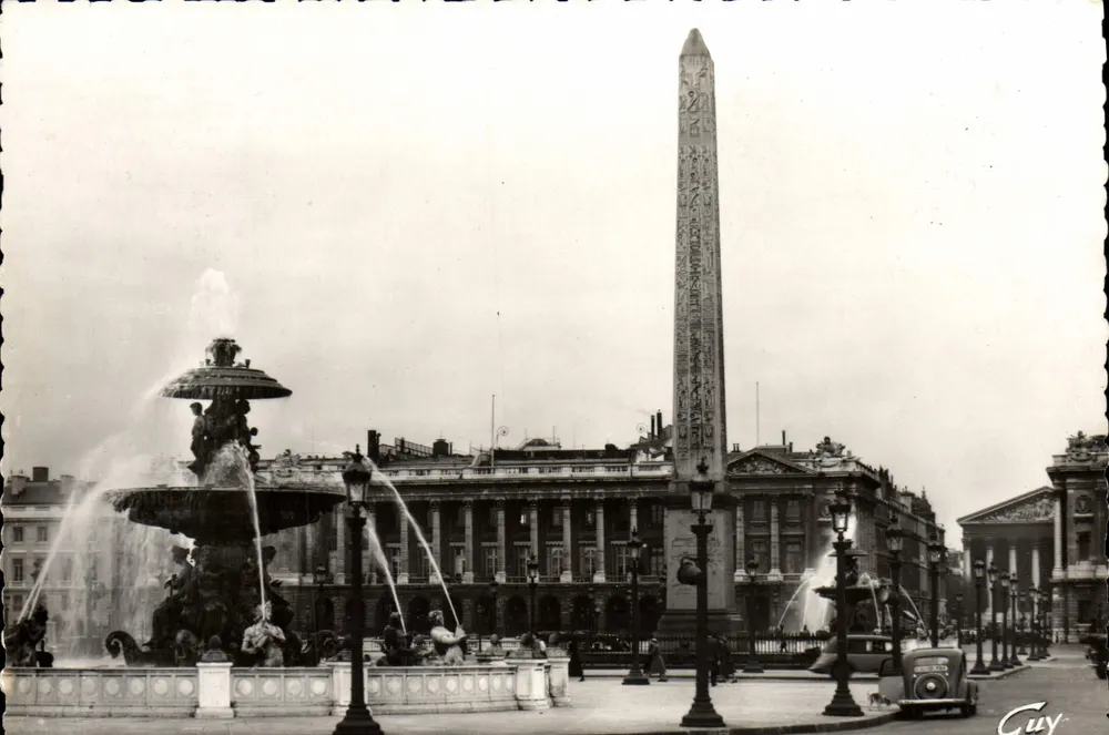 Place de la Concorde — Obélisque e Fontaines — Editor LECONTE, Paris - Frente
