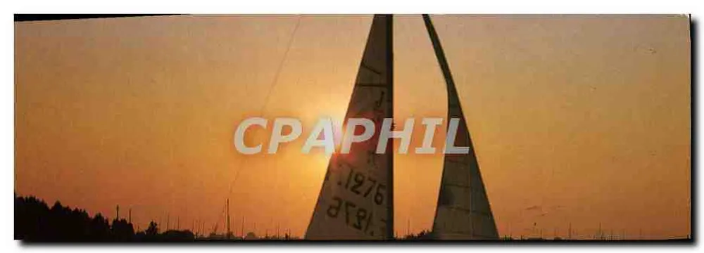 Sob o pôr do sol — barcos — S.A. Cartas Postais APA-POUX, ALBI - Frente