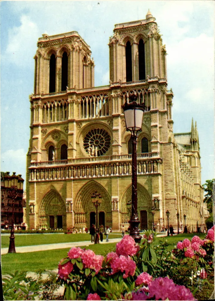Nossa Senhora de Paris — vista da fachada — editor Couleurs et Lumière de France, n° 10-573 - Frente