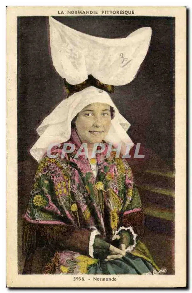 Mulher normanda em traje tradicional — A Normandia Pittoresca, n° 3998 — Edições St-Pierre-Gilise - Frente
