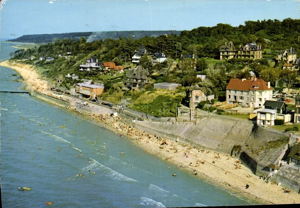 Villerville-sur-Mer — A Praia e vista geral — Artaud Frères, editor n°208 - Frente