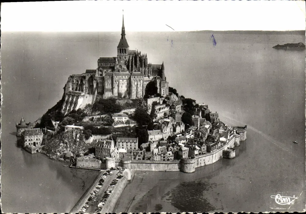 Mont-Saint-Michel — vue générale à marée haute — Combiér Imp. (S.E.L.) - Frente