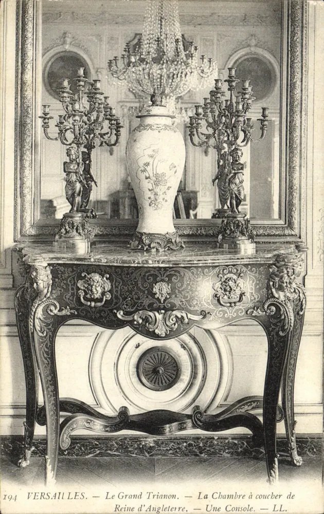 Versailles — Der Grand Trianon — Das Schlafzimmer der Königin von England — Konsole — LL. - Vorderseite