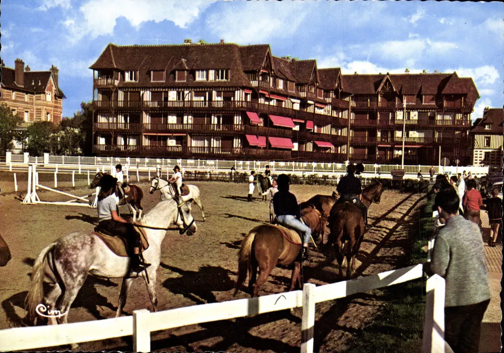 Deauville (14. Calvados) — Der Pferdeclub — CIM - Vorderseite