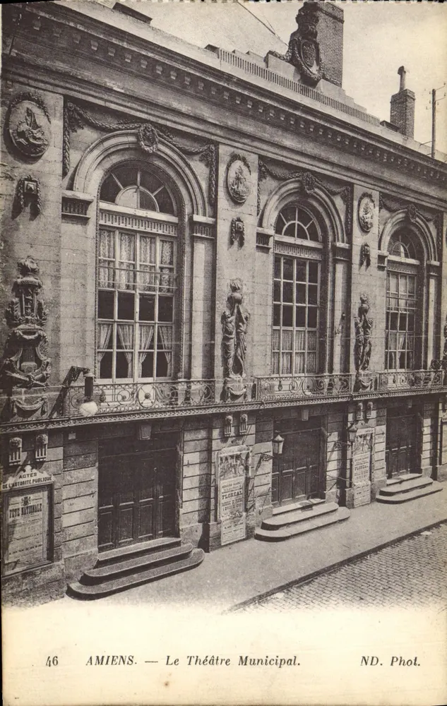 Amiens — O Teatro Municipal — ND. Fot. - Frente
