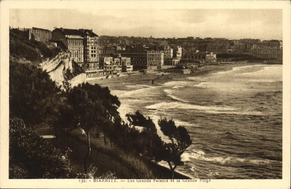 Biarritz — Die Großen Paläste und die Große Strandpromenade — n°132 - Vorderseite