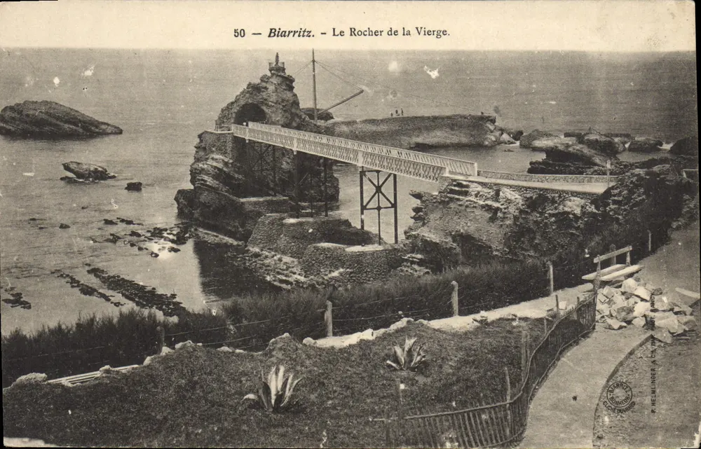 Biarritz — Rocha da Virgem — P. Réaludère em Clamart - Frente