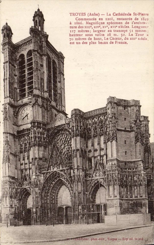 Troyes (Aube) — A Catedral St-Pierre — Anônimo, fot. editor Troyes — Rep. od. in ord. - Frente